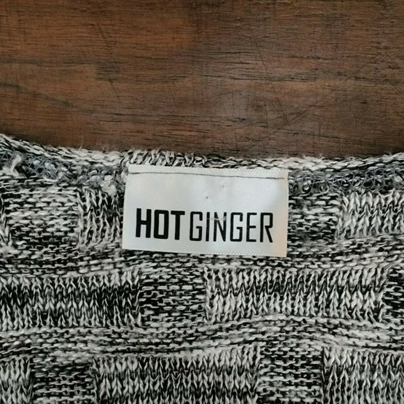 HOT GINGER BLACK, GRAY AND WHITE BASKET WEAVE KNIT CARDIGAN SIZE M - Picture 4 of 4